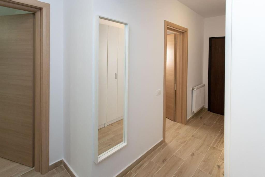 Amazing Apartament With Garden Bucharest Airport Self Check-In!! Otopeni Exterior photo