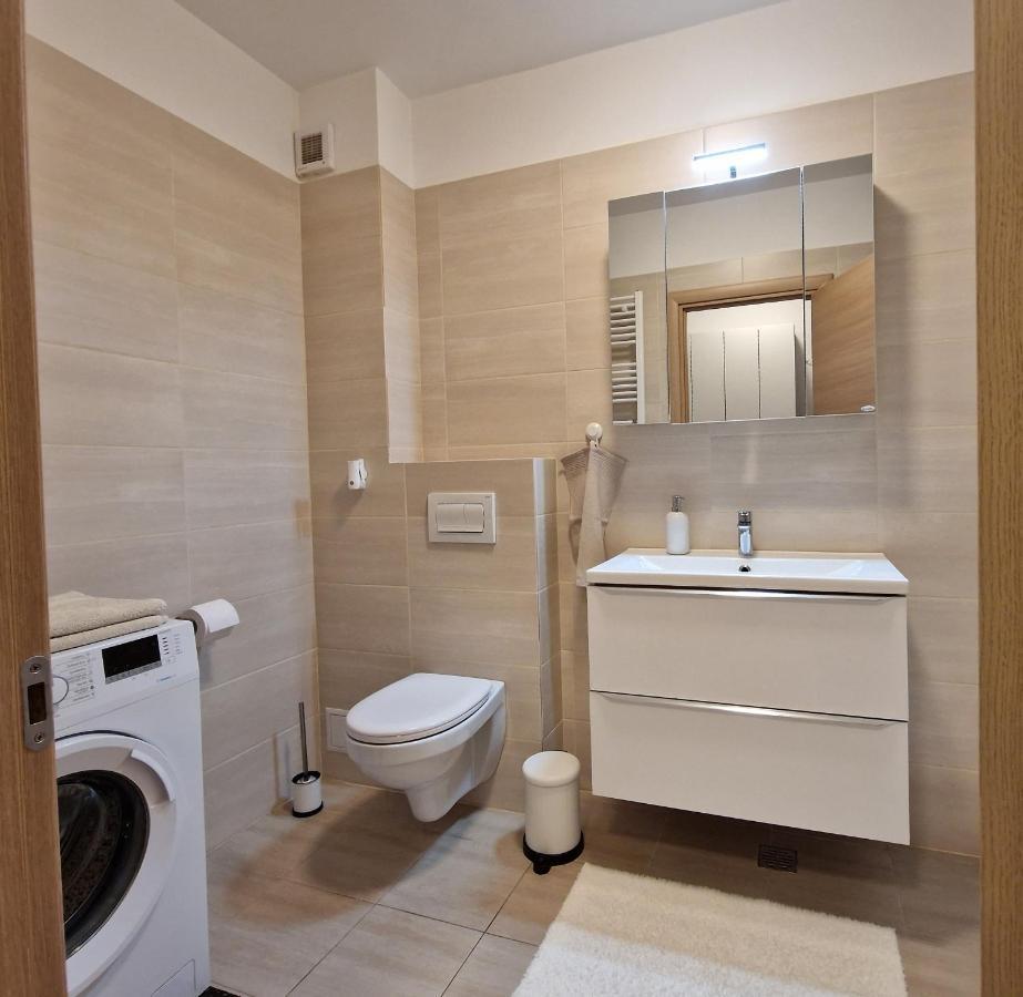 Amazing Apartament With Garden Bucharest Airport Self Check-In!! Otopeni Exterior photo